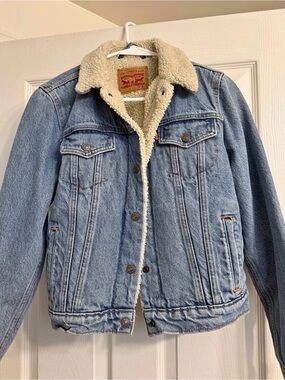 Levi's Cream Sherpa-Lined jacket